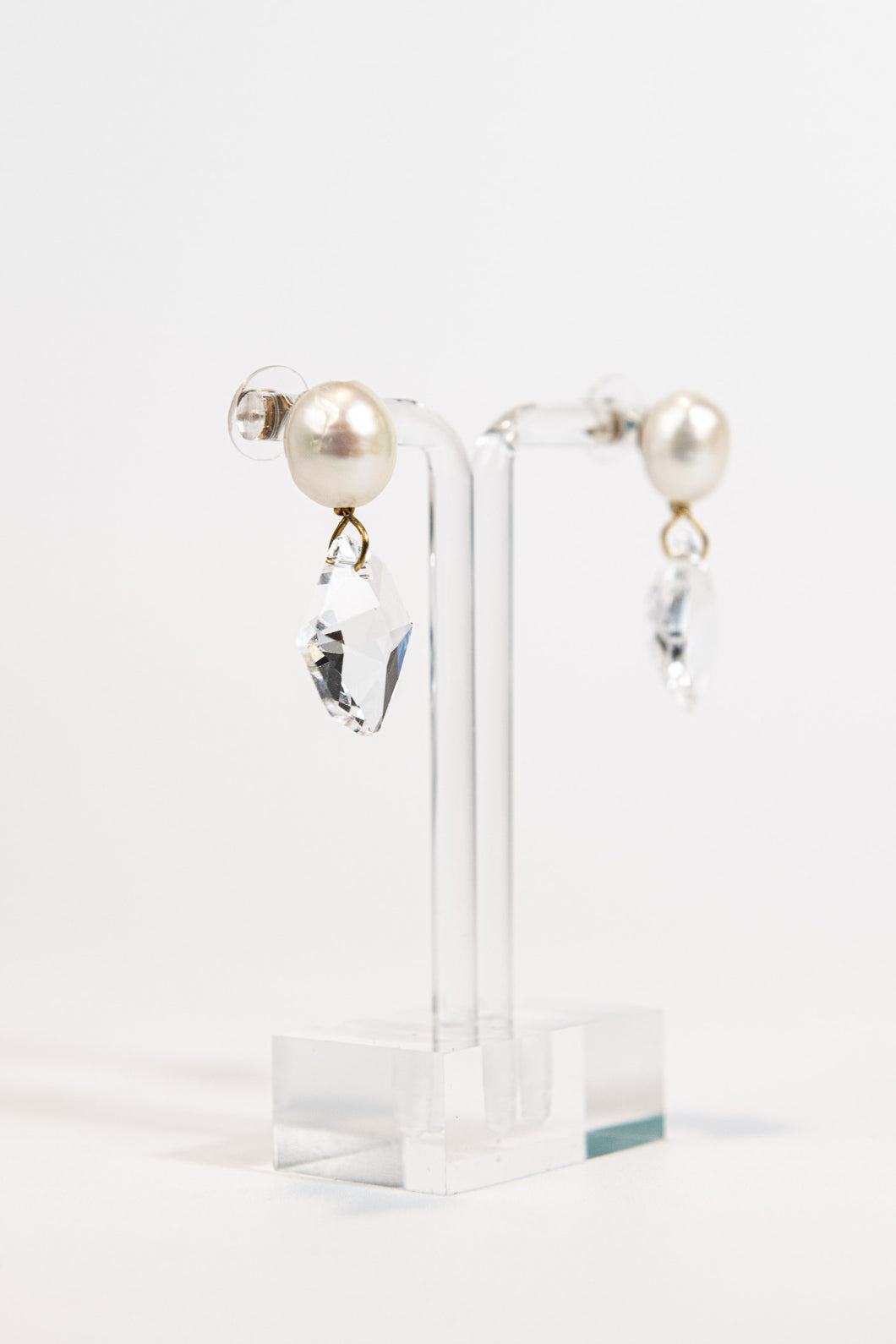 Freshwater pearl stud gold earrings with Swarovski crystal drop