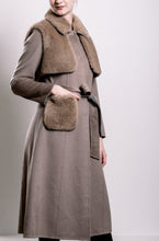 Load image into Gallery viewer, Demi-Couture Fur Trim Overcoat