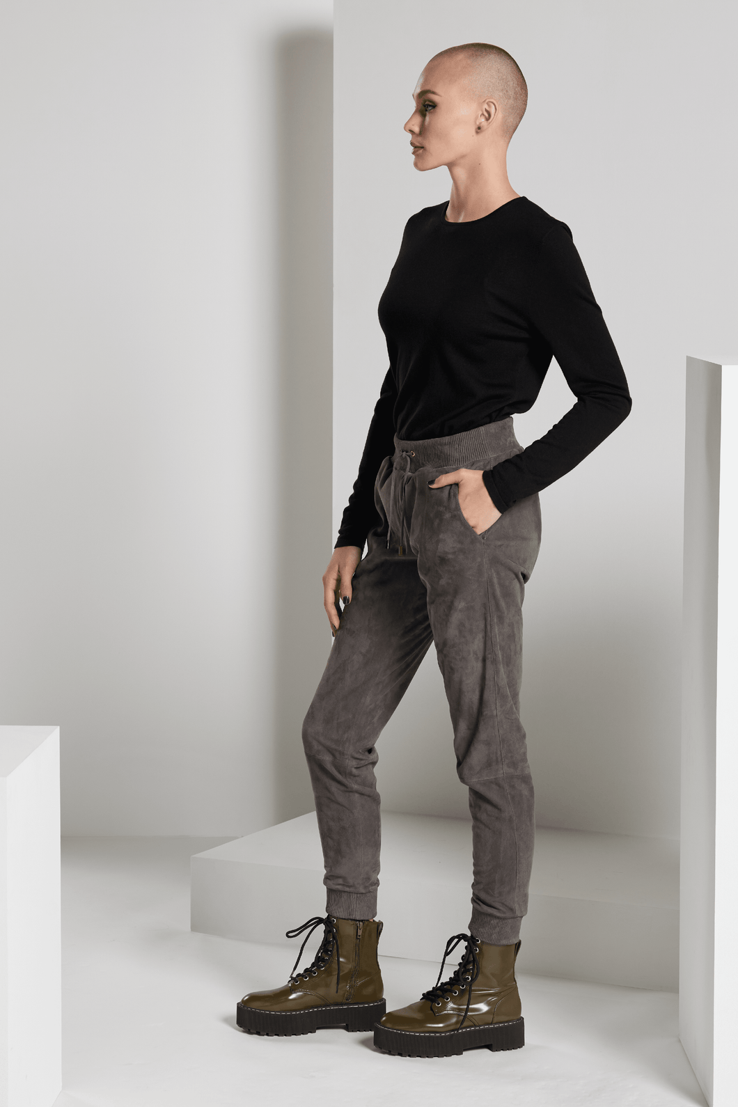Flyer Suede Jogger